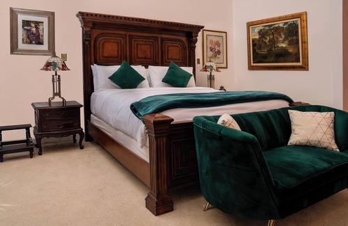 Lovettsville Bed & Breakfast | Stone Manor Boutique Inn: A Garden Oasis for Memorable Events