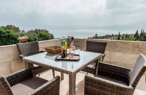 Kremena Apartment | Modern Rustic House with Oceanfront Views & Pool Access