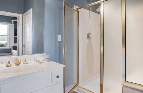 Stone Mountain Historic Village Hotel | Experience Stone Mountain Manor: Rated 9.6, Pool & Spa