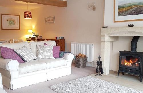 Harrop Fold House | Experience Elegance at Stone Mouse Cottage – 5-Star Retreat