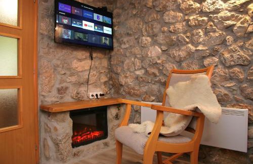 Republika Srpska Apartment | Inviting Stone Room - Kamena Soba with Pool & Pet Amenities