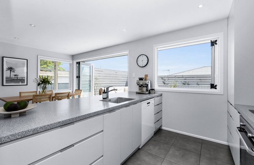 Havelock North House | Convenient Stay Near Havelock North Village for Families