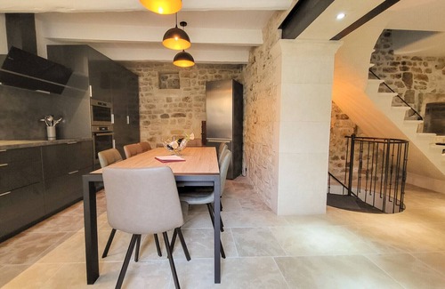 Saint-Restitut Ski Chalet | Exceptional Maison de Village with Private Pool in Saint-Restitut