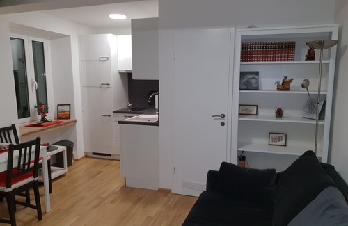 Izola Apartment | Cozy Stone Wall Apartment in Izola with Spa & Breakfast