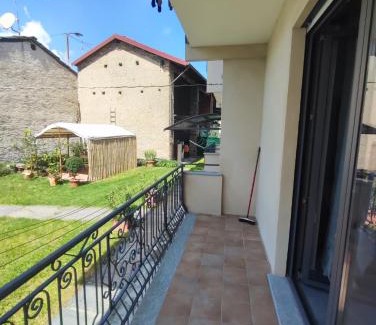 Barge Apartment | Exceptional Stone Way Apartment - Highly Rated & Family-Friendly