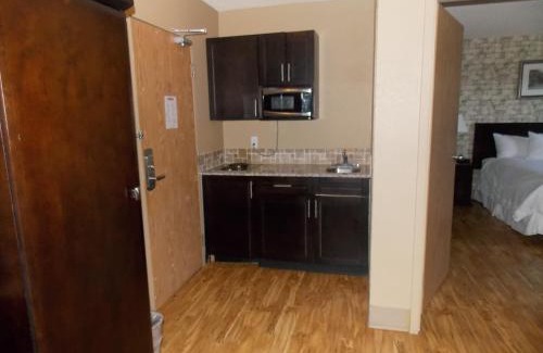 Fort McMurray Hotel | Welcoming Stonebridge Hotel: Pet-Friendly with Breakfast Included