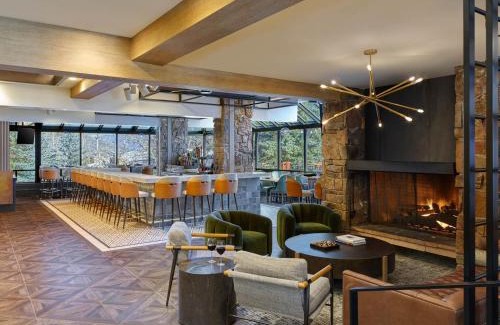 Snowmass Village Hotel | Relax at the Stonebridge Inn with Pool, Spa & Family Amenities
