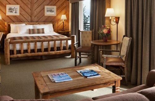Snowmass Village Hotel | Relax at the Stonebridge Inn with Pool, Spa & Family Amenities