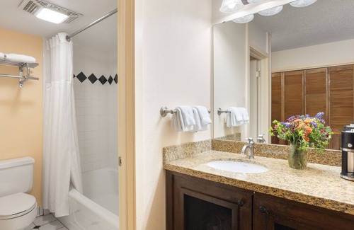 Snowmass Village Hotel | Relax at Stonebridge Inn with Spa, Pool & Family-Friendly Amenities