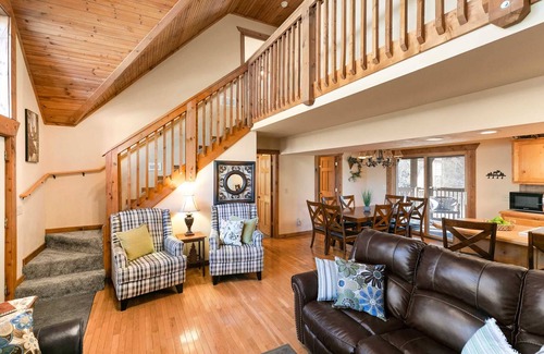 Branson West Cabin | Stonebridge Lodge #56: 4 Bedrooms, Private Grills & Lake Access