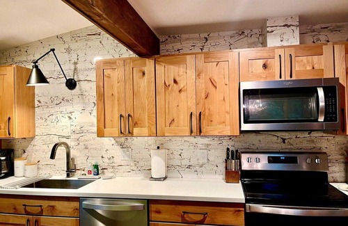Fleetwood House | Family-Friendly Retreat with River Access and Game Room