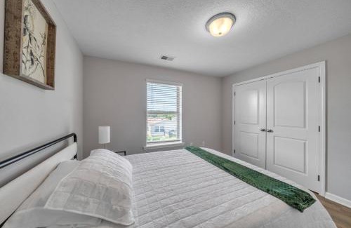 New Albany Apartment | Stonecrest 716, 2bd Apt I Free Parking I Pool
