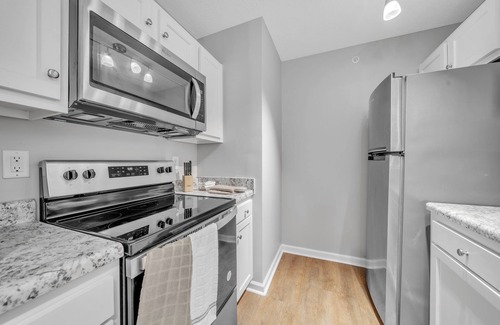 New Albany Apartment | Stonecrest 717, 2Bd Apt I Free Parking I Pool