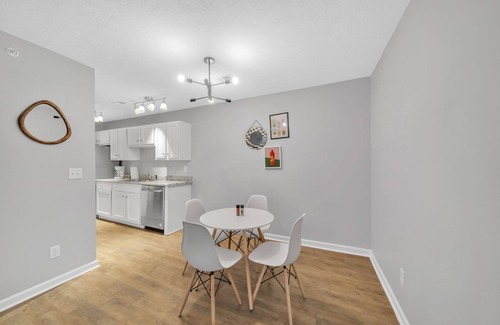 New Albany Apartment | Stonecrest 722, Modern 2Bd Apt I Parking I Gym