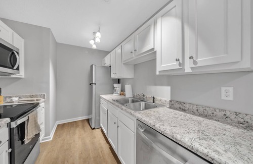 New Albany Apartment | Stonecrest 722, Modern 2Bd Apt I Parking I Gym