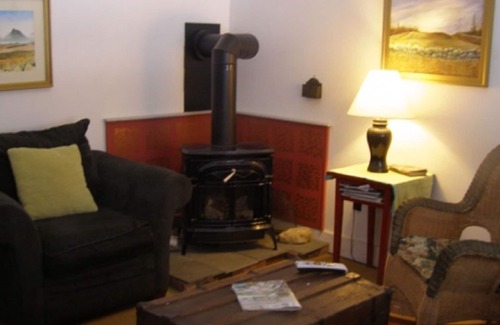 Williamstown Cottage | Tranquil Stonecutter's Cottage with Pool in Williamstown Gulf