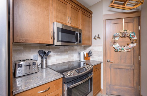 Big White Ski Resort Condo | Discover Stonegate Resort: Family-Friendly with Spa & Pool