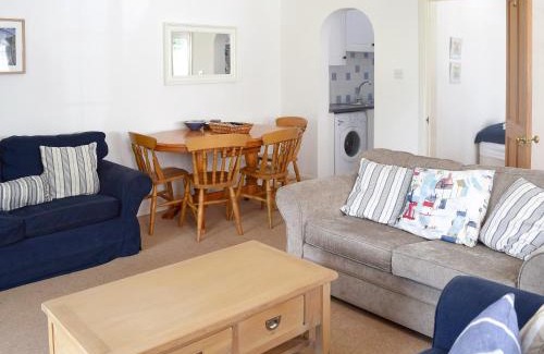 Salcombe House | Pet and Child Friendly Getaway at Stonehanger 1
