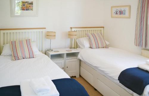 Salcombe House | Pet and Child Friendly Getaway at Stonehanger 1