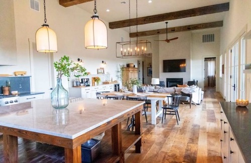 Dripping Springs House | Experience Stonehaus Lodge at Onion Creek: Pet-Friendly Retreat