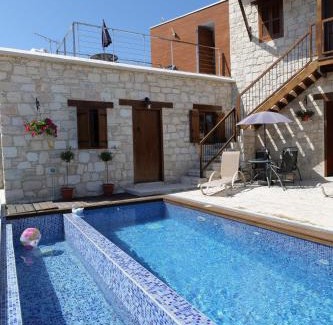 Kallepia Villa | Elegant Stonehouse with Private Pool and Ocean View