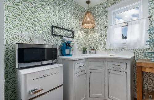 Stonewall House | Cozy Stonewall Bungalow 2 - Perfect for a Romantic Retreat
