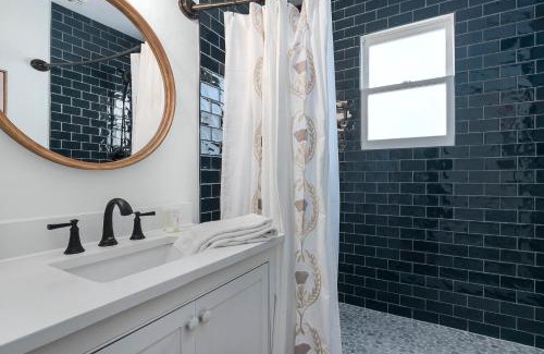 Stonewall House | Cozy Stonewall Bungalow 2 - Perfect for a Romantic Retreat