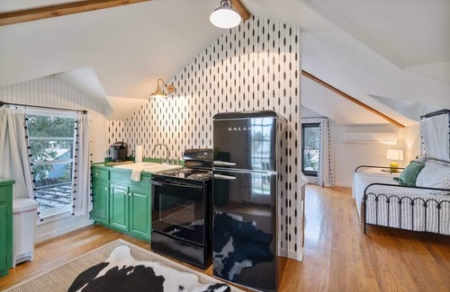 Stonewall House | Cozy Stonewall Bungalow 4 with Child-Friendly Amenities