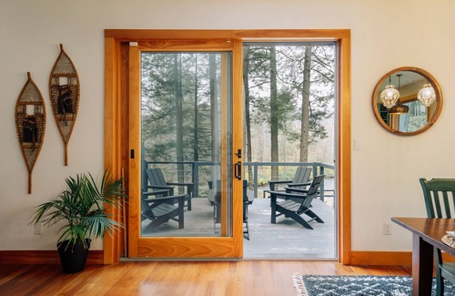 Roscoe Cabin | Escape to Stonewater Pines: Riverfront Retreat on 60 Acres