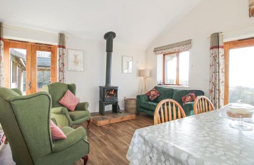 Farden House | Stoney-Brook Lodge: Pet Friendly with 5-Star Comfort