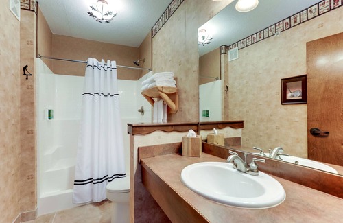 Johnston Hotel | Top-Rated Stoney Creek Hotel Des Moines with Spa & Pool