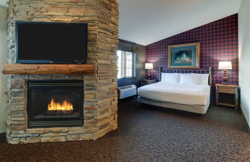 Johnston Hotel | Top-Rated Stoney Creek Hotel Des Moines with Spa & Pool