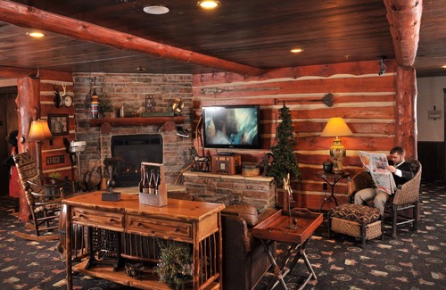St. Joseph Hotel | Discover Stoney Creek Hotel in St. Joseph with Spa & Pool
