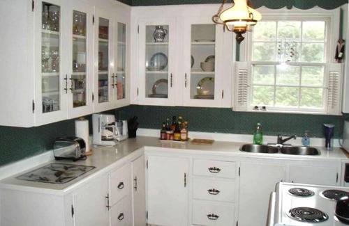 Chester House | Historic Stoneybrook House with Pool & Spa on 1.7 Acres