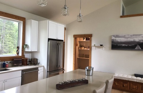 Martin City House | Escape to Stony Broke Ranch: Top-Rated Glacier Retreat