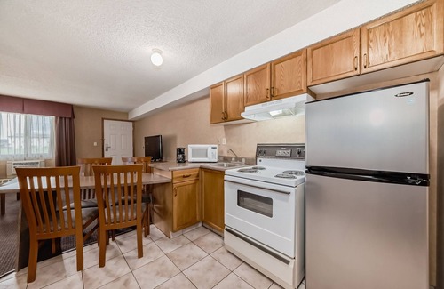 Stony Plain Hotel | Discover Stony Plain Inn and Suites: Family-Friendly Retreat