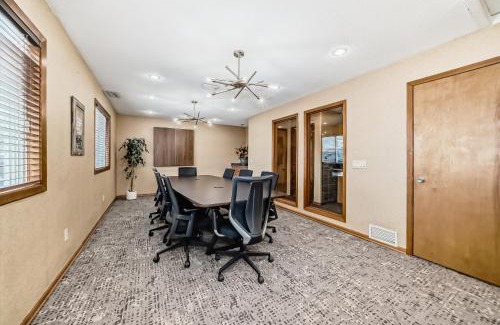 Stony Plain Hotel | Explore Stony Plain Inn & Suites: Pet-Friendly Getaway