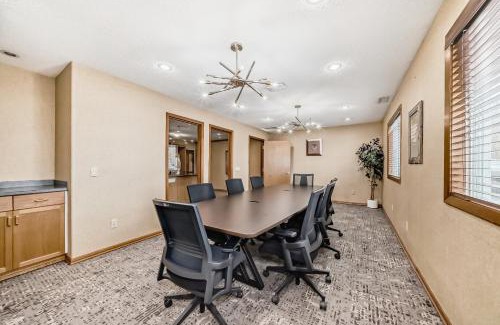 Stony Plain Hotel | Explore Stony Plain Inn & Suites: Pet-Friendly Getaway