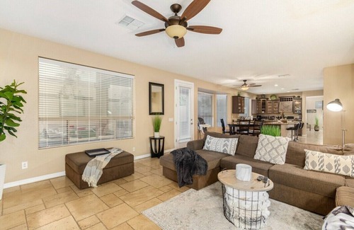 Glendale House | Inviting Retreat with Heated Pool, Spa & Family Activities