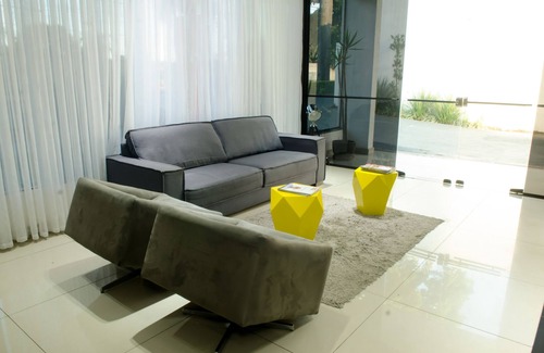 Belo Horizonte Hotel | Relax at Stop Inn Plus Pampulha: Family-Friendly with a Pool