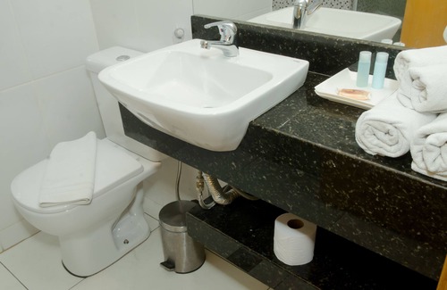 Belo Horizonte Hotel | Relax at Stop Inn Plus Pampulha: Family-Friendly with a Pool