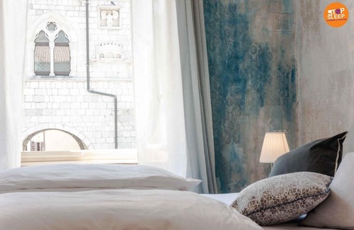 Venzone House | Family-Friendly Retreat at Stop & Sleep Venzone - 8.9/10