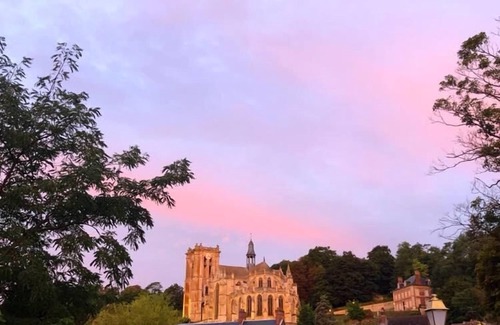 Chaumont-en-Vexin House | Convenient Stopover in Chaumont-en-Vexin City Center