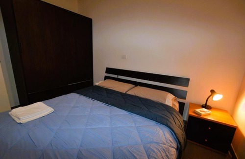 San Faustino-Madonnina-Quattroville Apartment | Stoppani 42: Family-Friendly Escape with Top Ratings