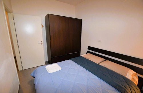 San Faustino-Madonnina-Quattroville Apartment | Stoppani 42: Family-Friendly Escape with Top Ratings