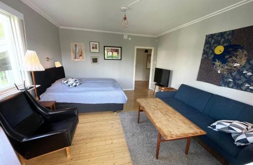 Vaxjo Apartment | Peaceful Getaway at Stor etta på lugna söder - Family-Friendly!
