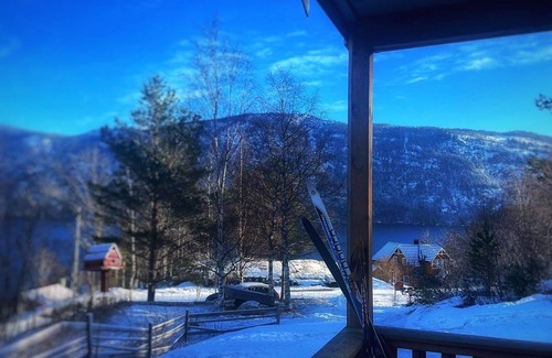 Atra House | Panoramic Views of Tinnsjøen in Family-Friendly Cabin