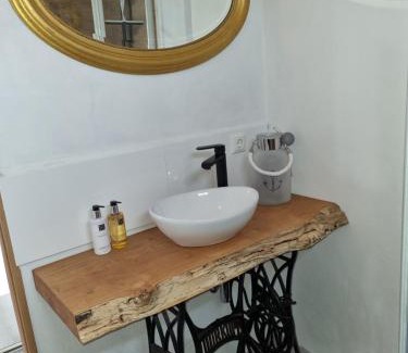 Katzow House | Pet-Friendly Retreat at Storchenhof Mobilheim 1 - Rated 9/10