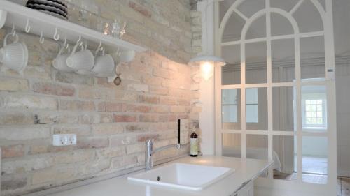 Naesby Bed & Breakfast | Inviting Store Ejlstrup Bed & Breakfast with Delicious Breakfast