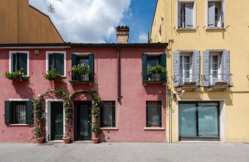 Padova Apartment | Historic Stay Overlooking Borgo Portello Square